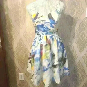 Everly sheer Floral Dress Size S